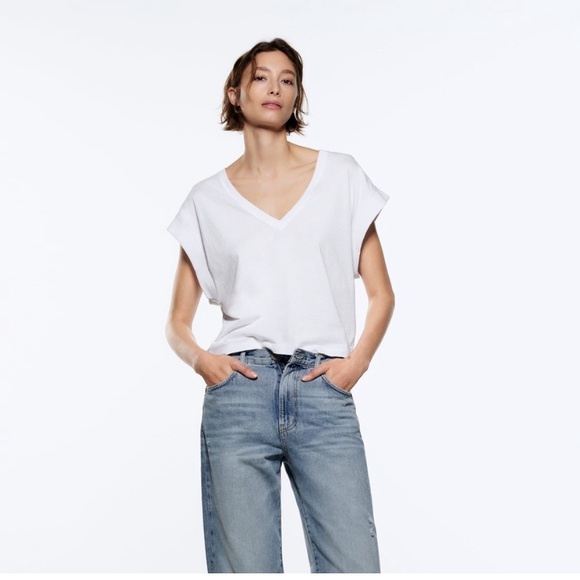 Zara Tops - ZARA White Boxy V Neck Top Size Small